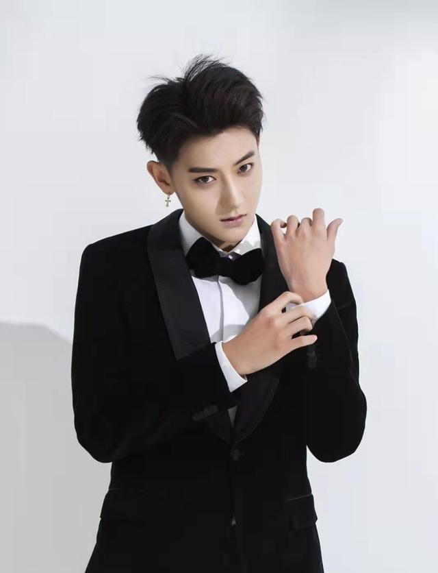 陈飞宇|黄子韬新综艺来了！嘉宾阵容强大，陈飞宇跟吴某凡太像了