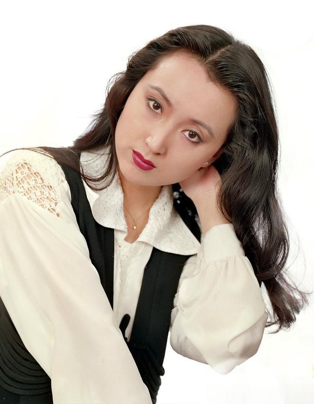 陈晓旭|陈晓旭：一生无儿无女，丈夫还俗娶妻生子，给父母留下了余生的痛