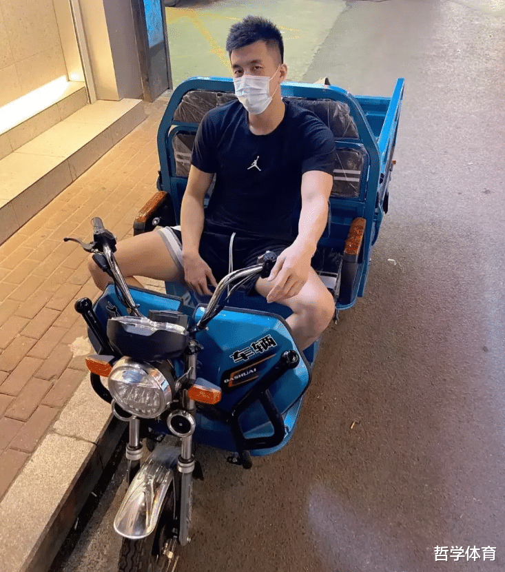 郭艾伦|CBA四消息！郭艾伦开三轮车“收废品”，山东队希望高诗岩留下