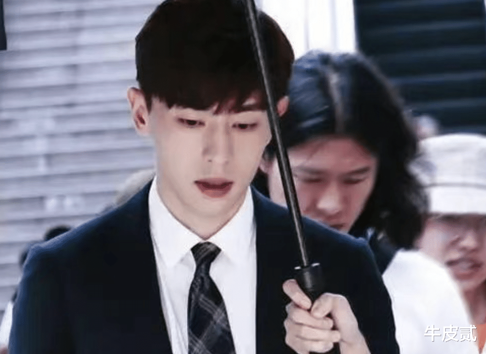 明星|红得快凉得快,不止李易峰,2022塌房的8位明星,没一个值得同情