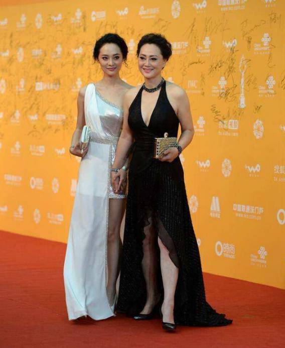 Angelababy|大宋佳女儿张楚楚:见证母亲46岁未婚生子后,34岁不敢婚恋