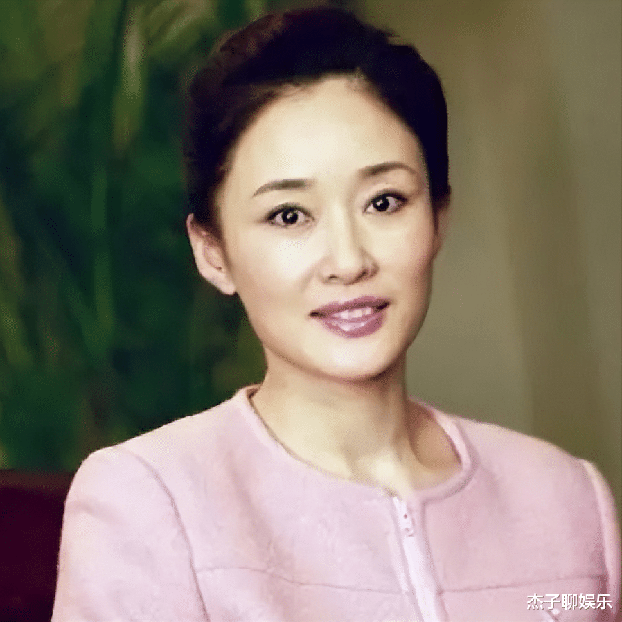 盖丽丽|盖丽丽：当红时，因一段戏被争议无奈退圈，今成张嘉益海清的老板