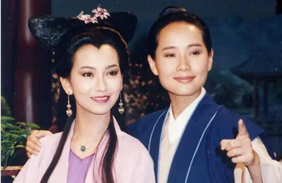 叶童|叶童才是被“耽误”的女演员,男装帅气女装优雅,59岁依旧时髦