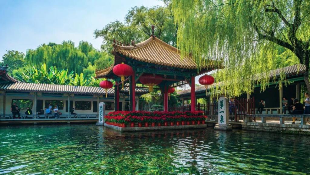 济南|中国唯一泡在泉水里的城市，比肩成都，被青岛抢了风头，安逸到不想离开
