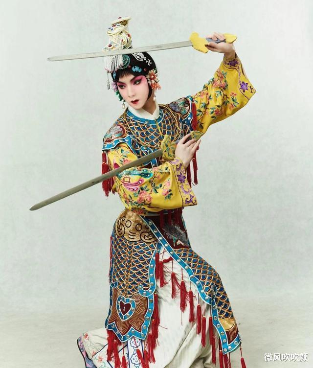 京剧|1928年，比基尼京剧《封神榜》上演，小杨月楼扮演妲己为何火了？