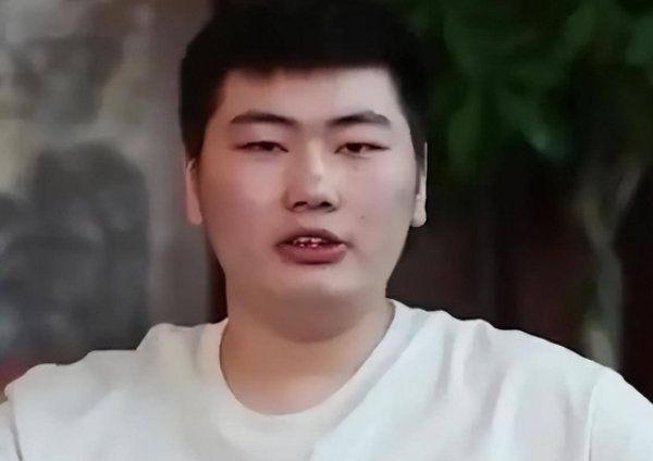 朱之文|朱小伟账号售出?买家自曝花500W,大衣哥似要彻底断了儿子网红路