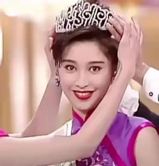 |李克勤卢淑仪，相恋13年，被宠29年，世人羡慕的爱情样子莫过如此