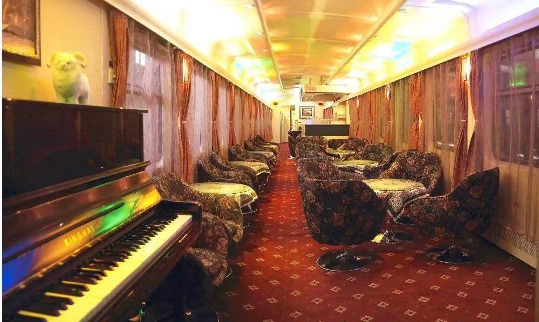 山城|我国的“最贵的火车”,车票价格比飞机票都高,豪华程度可想而知