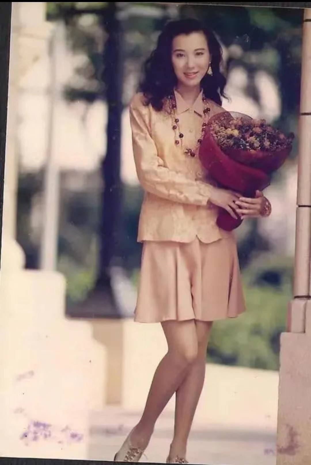 温碧霞|“顶级美人”的尴尬现状:大多不愿自然老去,一个比一个脸僵