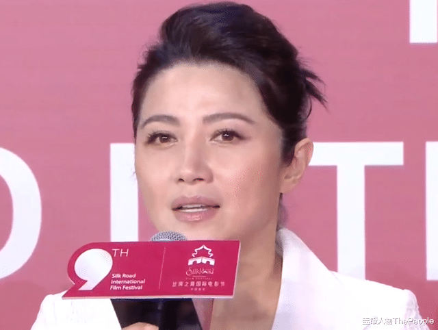 洪欣 又见红毯!袁姗姗现“发光眼屎”,富大龙罕露面,洪欣夫妇秀恩爱