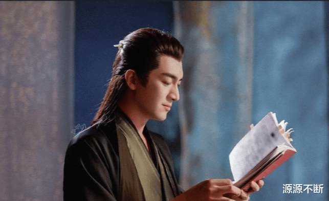 林更新|林更新与凤行路透,继官方释出剧照后,神君一袭浅蓝色长衫超养眼