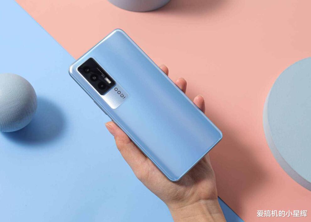 vivo|vivo顶尖旗舰即将登场，配置已无悬念，蔡司镜头+512GB，售价感人