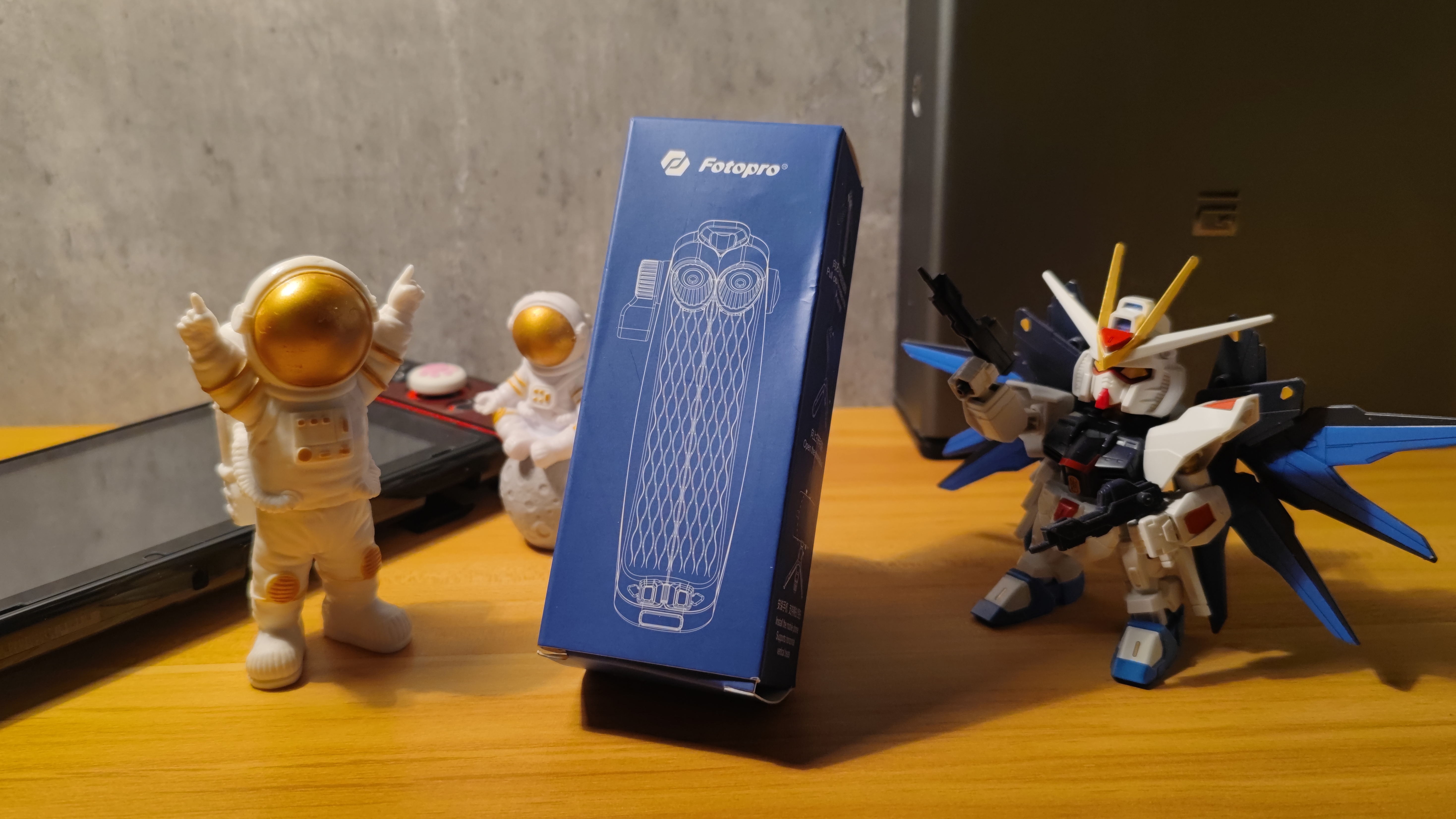 手机支架|竟然会变形？！优秀设计，轻量级拍摄手机支架