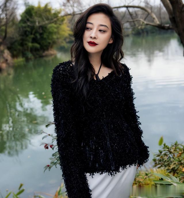 李小冉|梅婷的腿，李小冉的胸，让我看到了中年女星的“性张力”