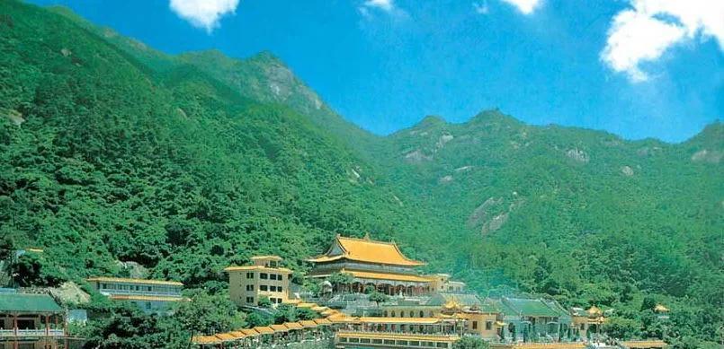 宋朝一男子,十二岁出家学道,躲在水底吃瓜,卖药时白日飞升