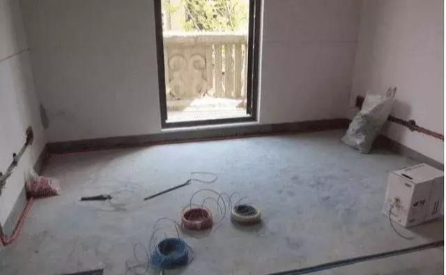 工人以为我们不懂，忽悠我们装6平方电线，结果被老公实力打脸