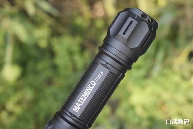 电池|远泛兼顾，既可把玩也具实用！迈特明酷FW3白激光+泛光手电体验