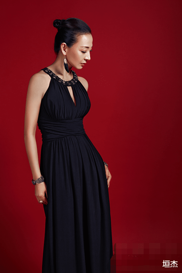 马羚|马羚：90年代首位在杂志上露大腿的女人，曾一张照片惊动法国大使