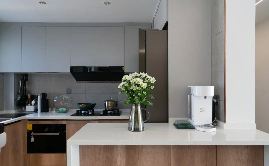 95㎡阳光暖居,入户以亚克力透明管做隔断,每天回家都充满惊喜!