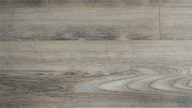 阳台地板这么铺,老师傅说保证3年不褪色不起泡!