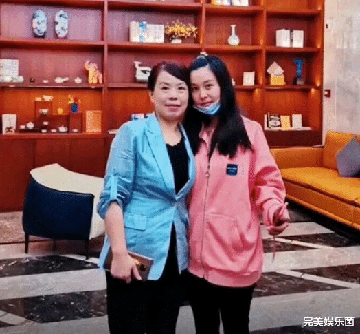 张艺谋|田静直播澄清3点误会，却闭口不谈真相，好处都让她一个人占了