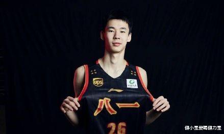 热火队|首位亮相CBA的00后，越级参赛最佳新人，世青赛闪耀国际