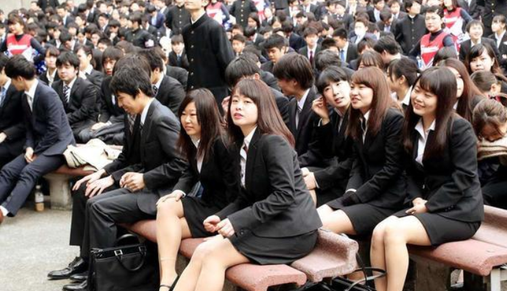 国企|国企HR直言:大学生这样的简历我不要,名校毕业的也不录用