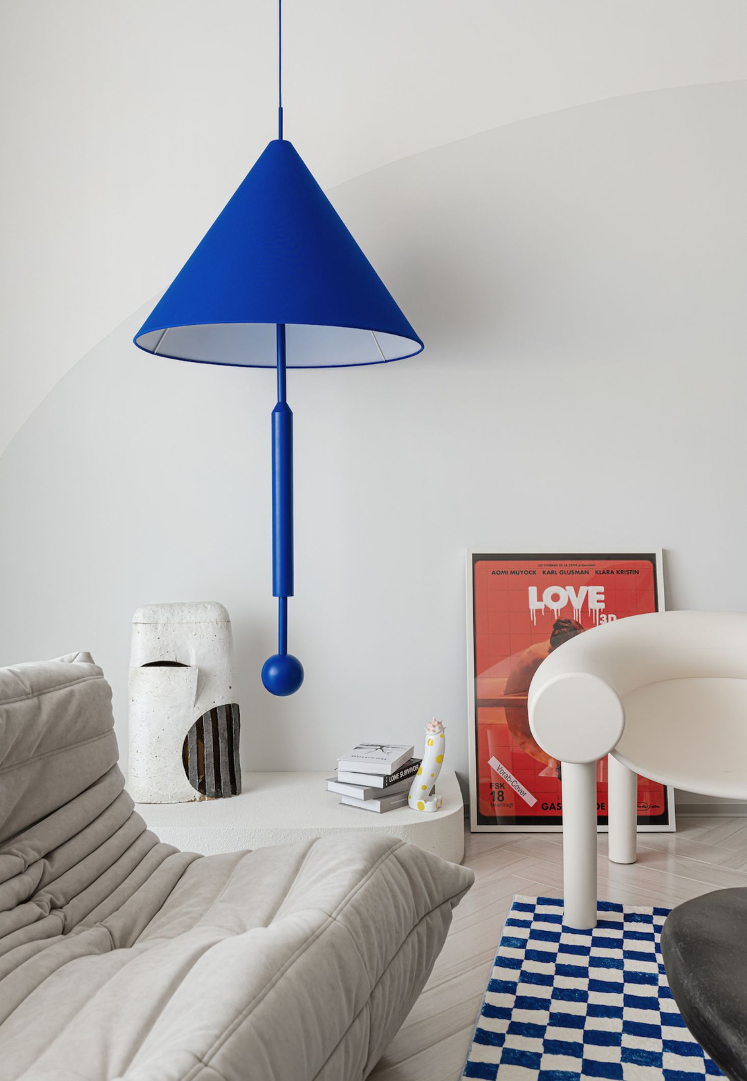 120㎡超大三居室，用克莱因蓝点缀，彰显独特时尚魅力