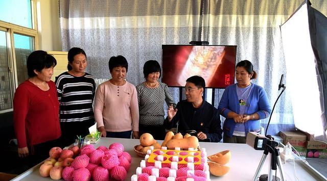 考试|街道的社工,没有编制的那种,有发展前途吗?在职考编是好选择!