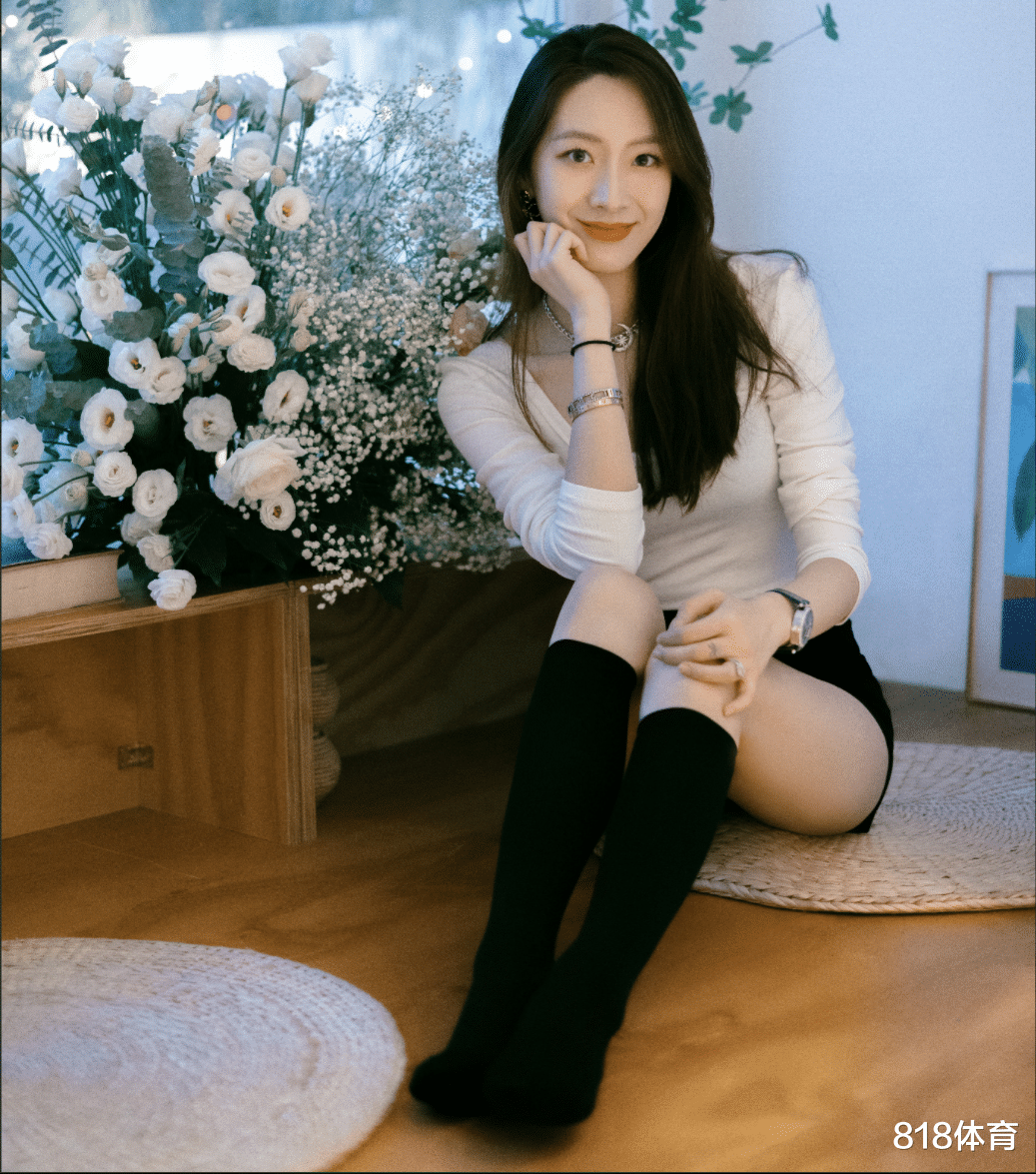 豪宅|人生赢家! 翟晓川和白富美妻子庆祝结婚5周年, 当众热吻5位漂亮闺蜜捂脸