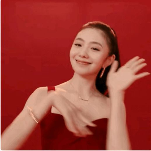 刘浩存|刘浩存晒春日随拍,登上热搜遭网友吐槽,评论区全是冷嘲热讽