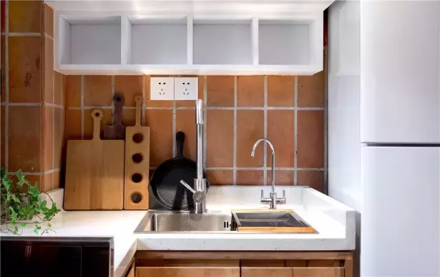 俩夫妻花3万装修38㎡一室一厅,水泥铺地面,自己做家具!