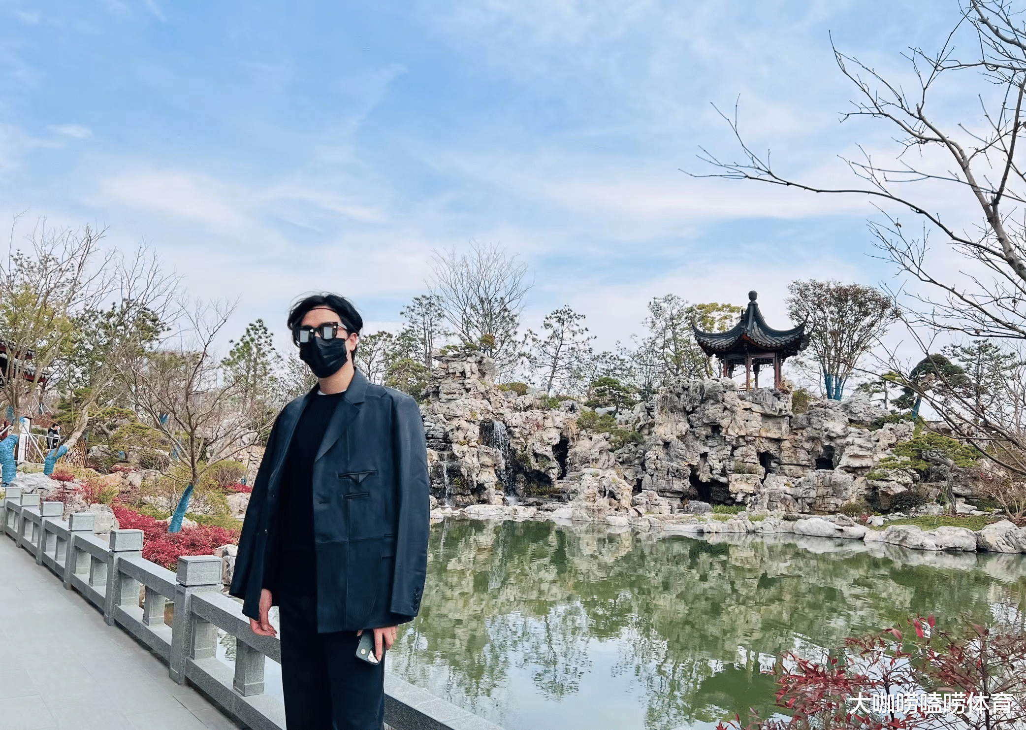 潮男 刘翔久违亮相！戴墨镜+换中分新发型，年轻10岁，大叔变潮男好帅