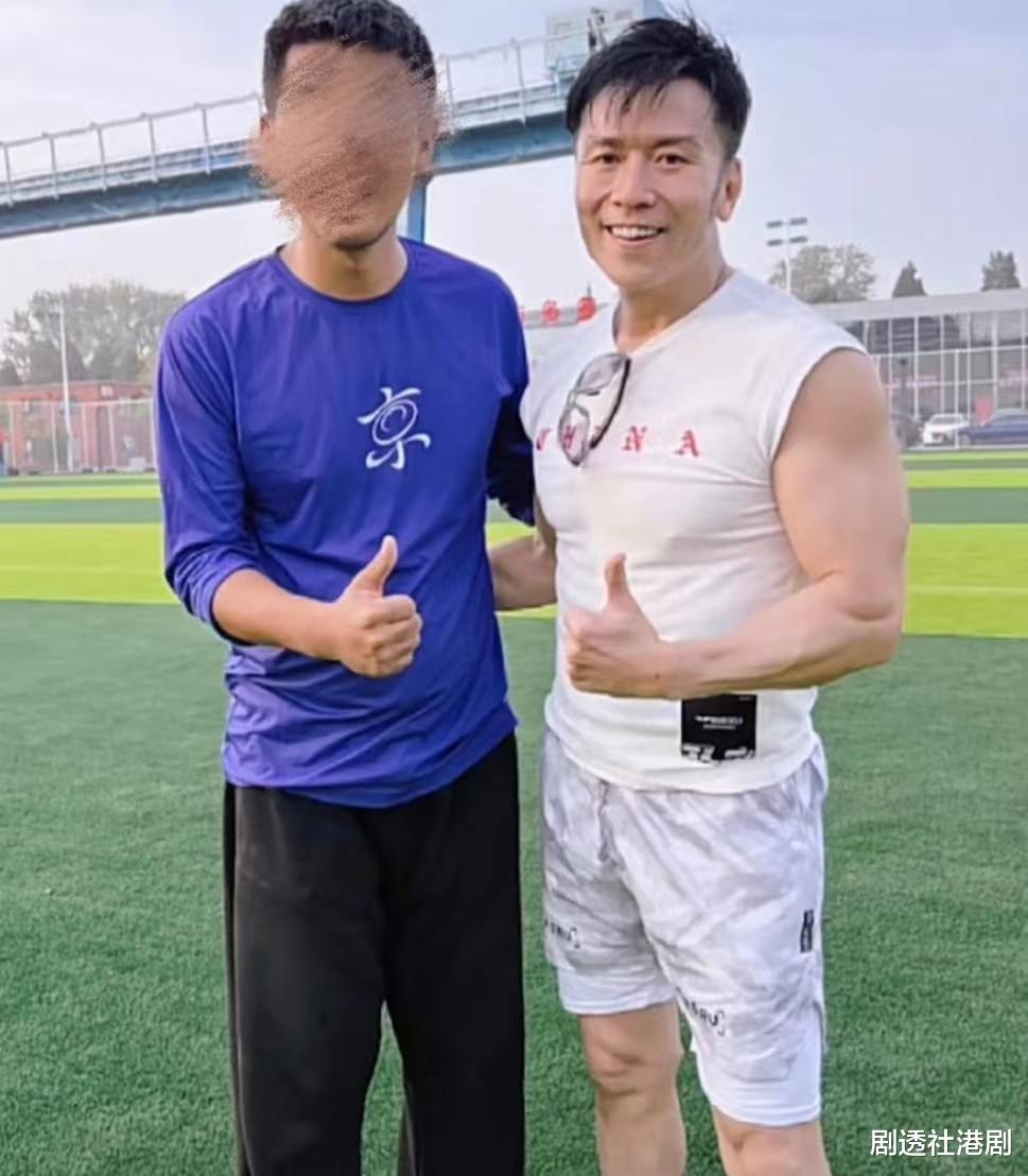 |颜值急剧下降?52岁TVB前知名型男近况被指大变样,早前刚自曝恋情