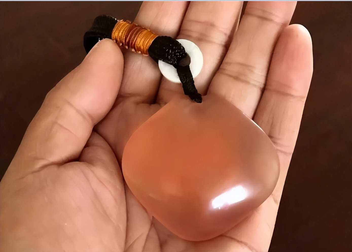 鲤鱼|衔着“宝石”的青鱼，曾为四大家鱼之首，现在为啥沦为工具鱼？