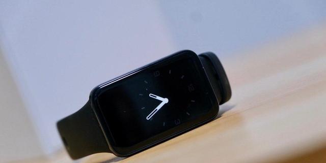 |蝉联手环榜近一周？小米手环7Pro刷新纪录，很多人看走眼了