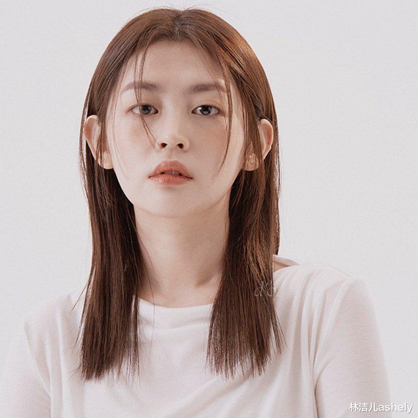 长腿 IU晒新发型元气满满，程潇换刘海成熟，美女就是怎么换发型都好看！