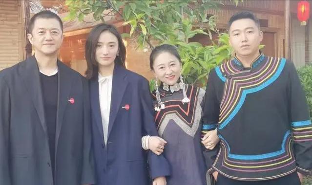 李亚鹏|梳子2亿,石头3亿,高调炫富的李亚鹏,远比我们想象的更复杂