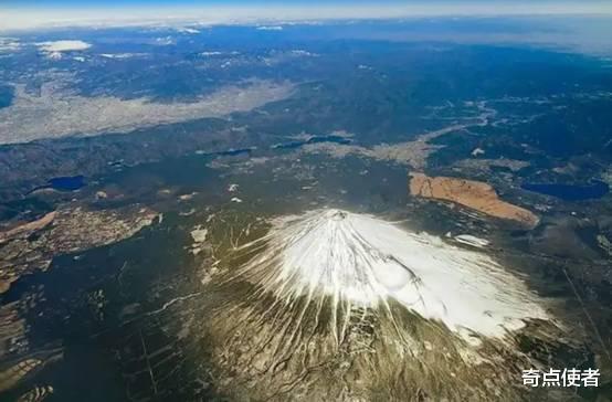 我国风云卫星发现:富士山积雪正在消失,是喷发的前兆吗