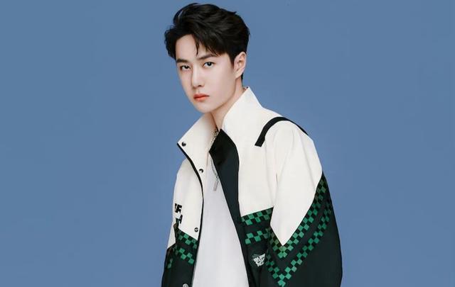 王一博|王一博出席香奈儿晚宴，众人期盼香啵啵，结果等了一片寂寞