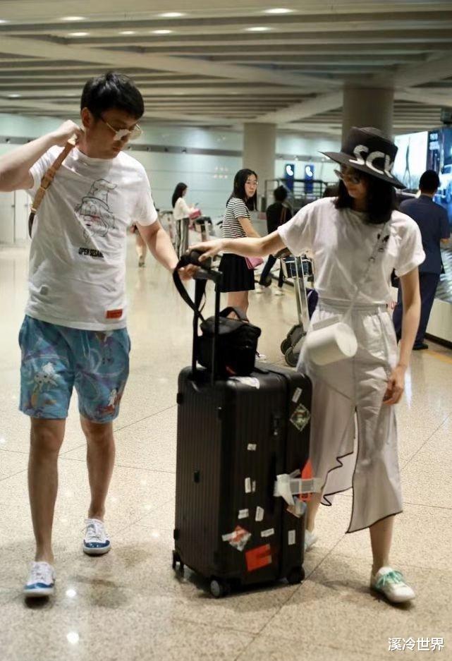 预告片|雷佳音在老婆面前好幼稚！妻子素颜清新似学生妹，浑身散发知性美