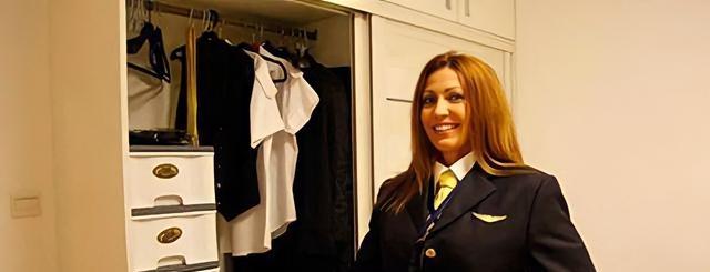 飞行员|前美国王牌女飞行员，选择到中国求职发展，金贝丽如今怎样了