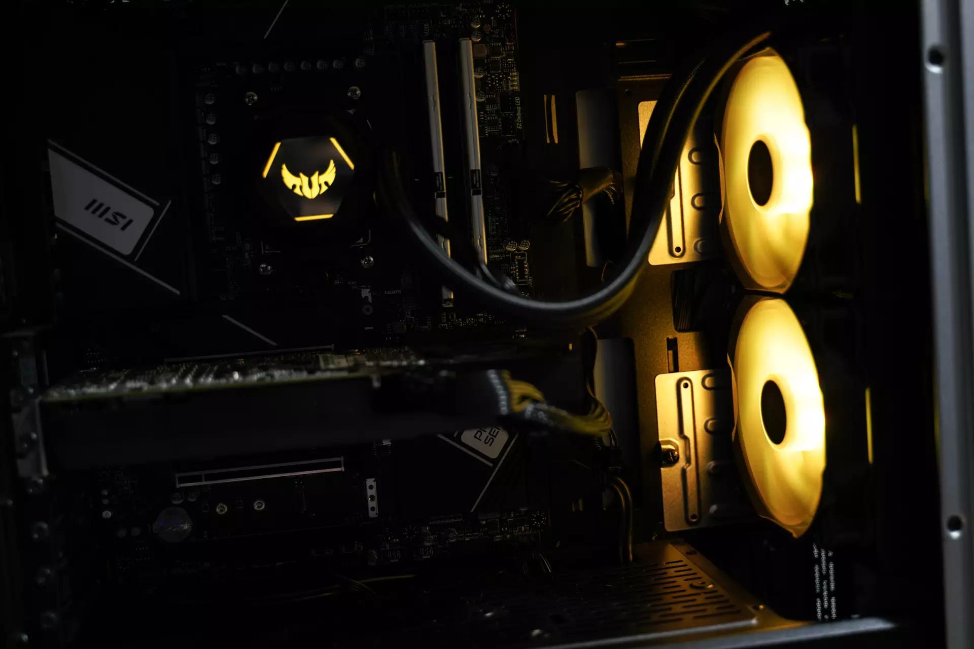 主板|亲民高频DDR5内存，金百达6000MHz银爵32GB：一键超频性能大涨