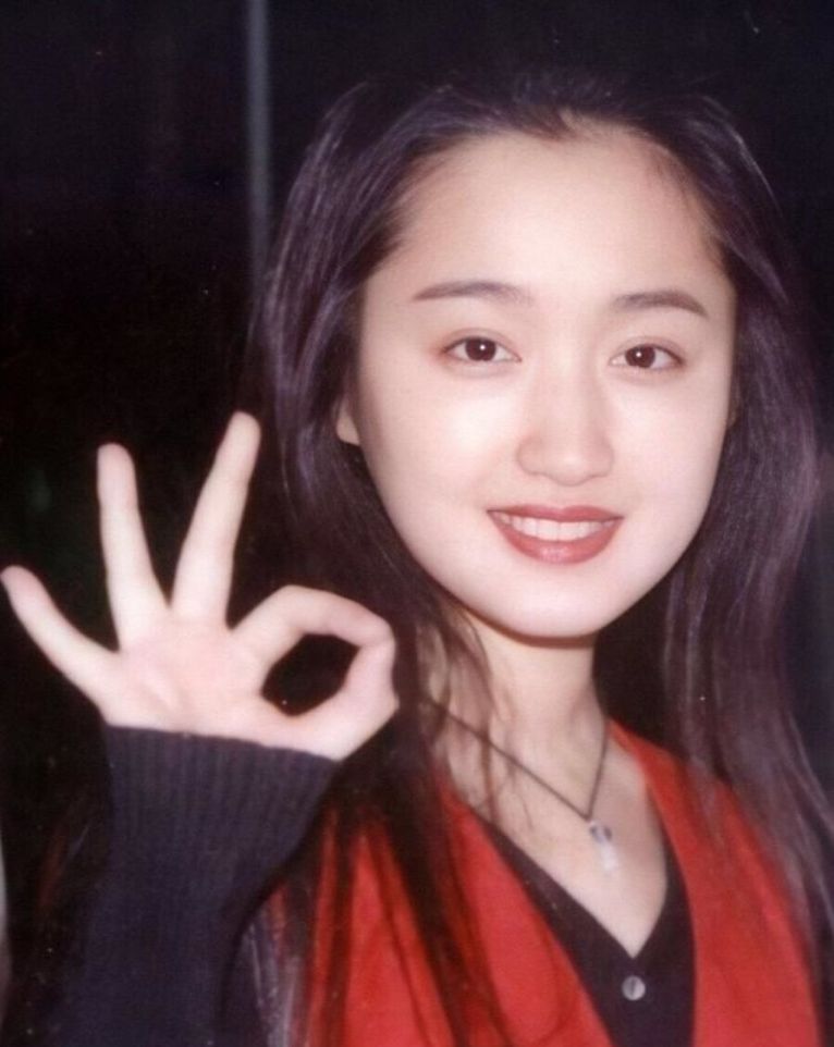 熊黛林|“甜歌皇后”杨钰莹：巅峰期爱上走私大亨，葬送十年事业