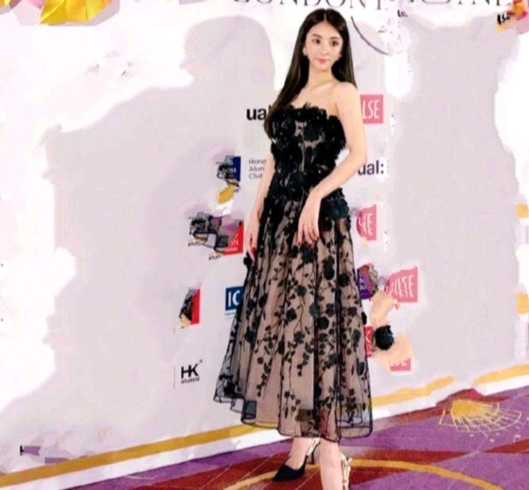 方媛|方媛晒日常照，项链上刻大女儿名字，健身照打马赛克有心机