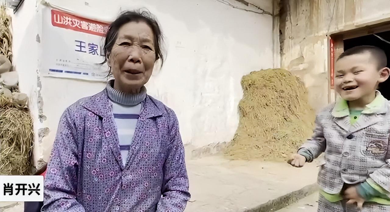 2014年,妻子前往医院生产,不幸被车撞倒,婴儿竟生还