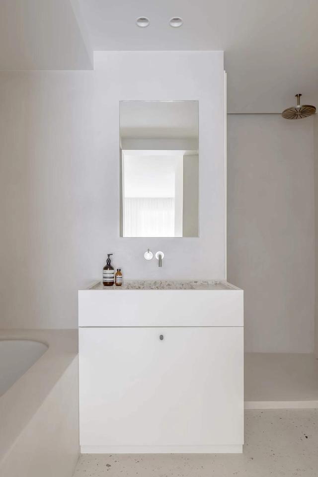 分享一个比利时极简住宅,空间灵活功能性强,高级又大气,喜欢