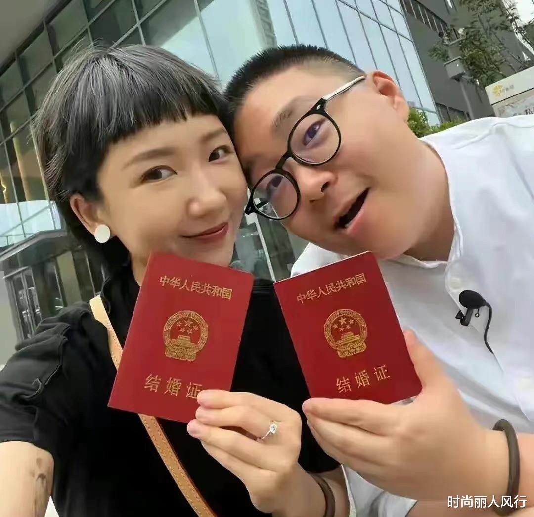 郝劭文|郝劭文520高调领证结婚！妻子长得也太美了，穿黑色高级脸更像明星