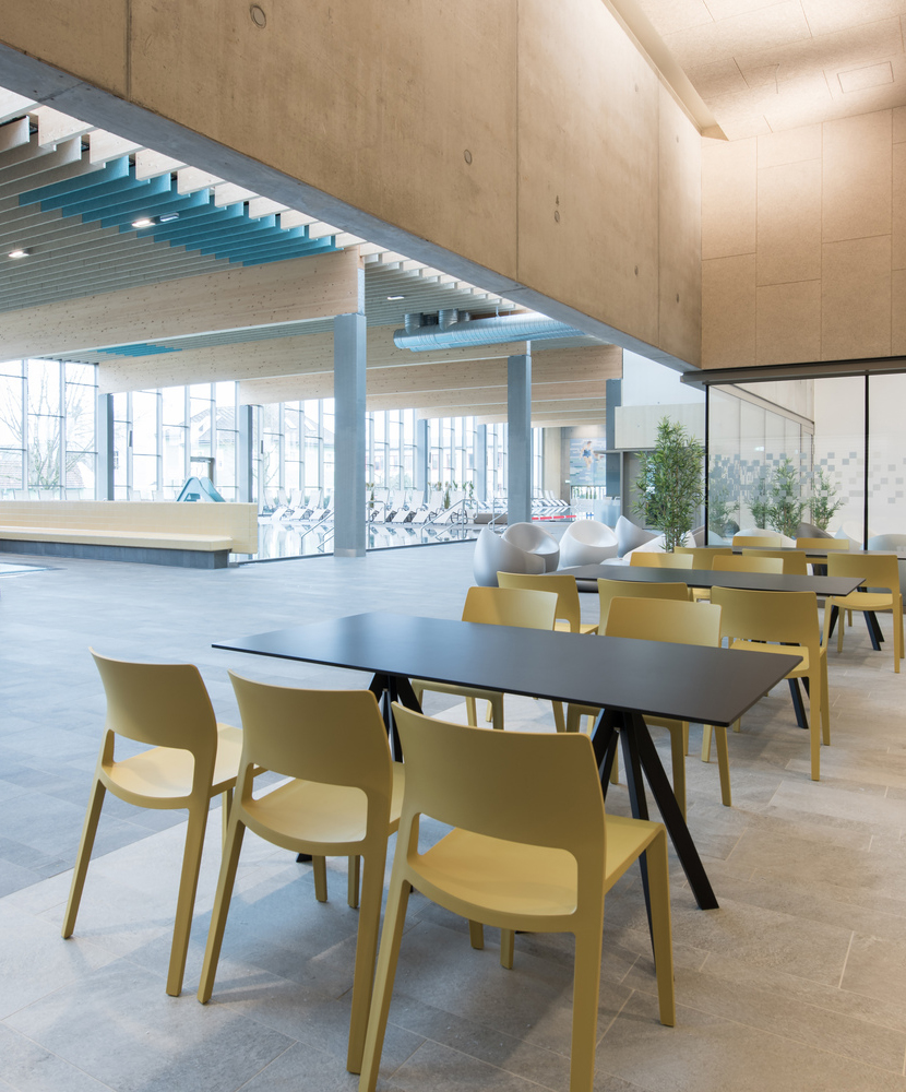 亿伽设计│温泉设计│洗浴设计│Hallenbad Ried Im Innkreis桑拿浴和游泳池:设计紧凑的建筑融入现有城市结构中