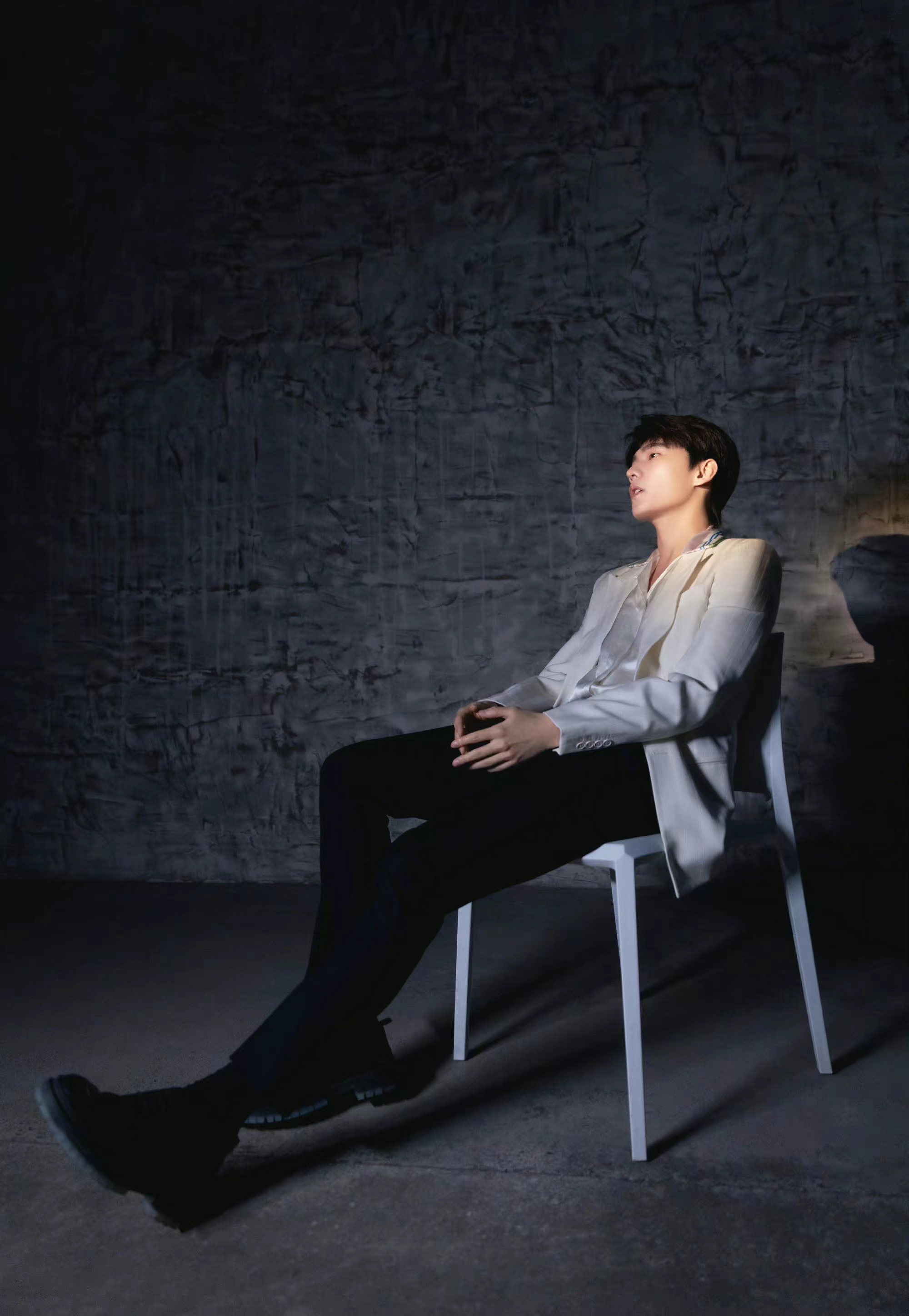 程潇|头大肩窄、小短腿、双下巴赘肉,没修图的男明星真是没眼看